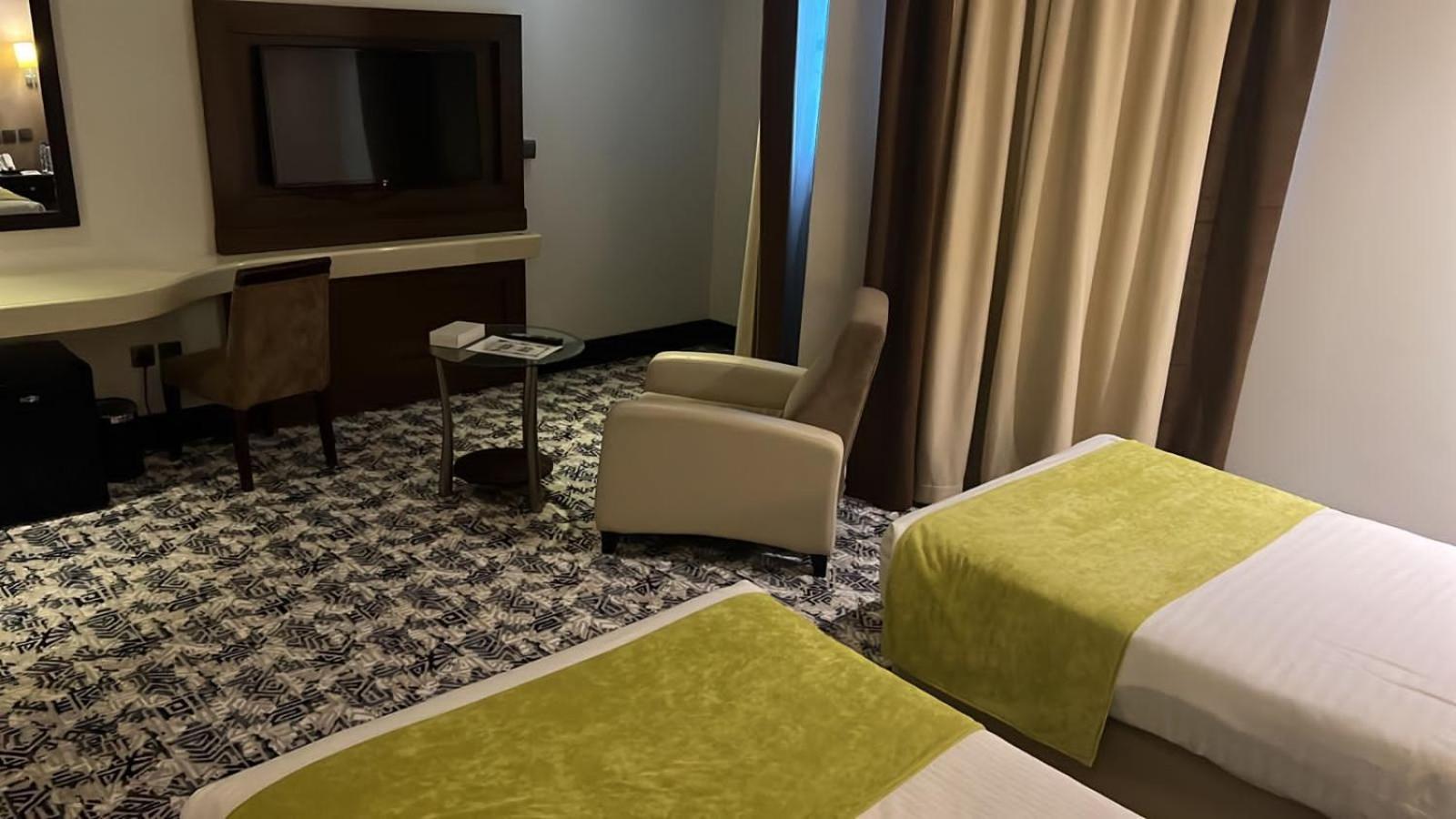 Golden Tulip Hail Экстерьер фото