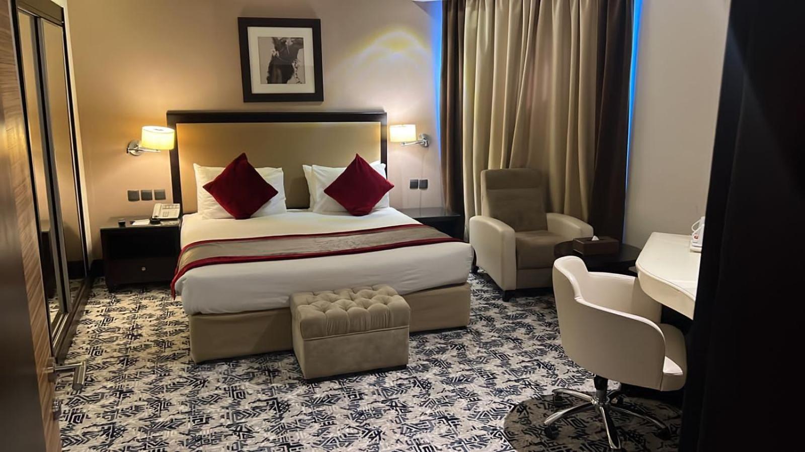 Golden Tulip Hail Экстерьер фото