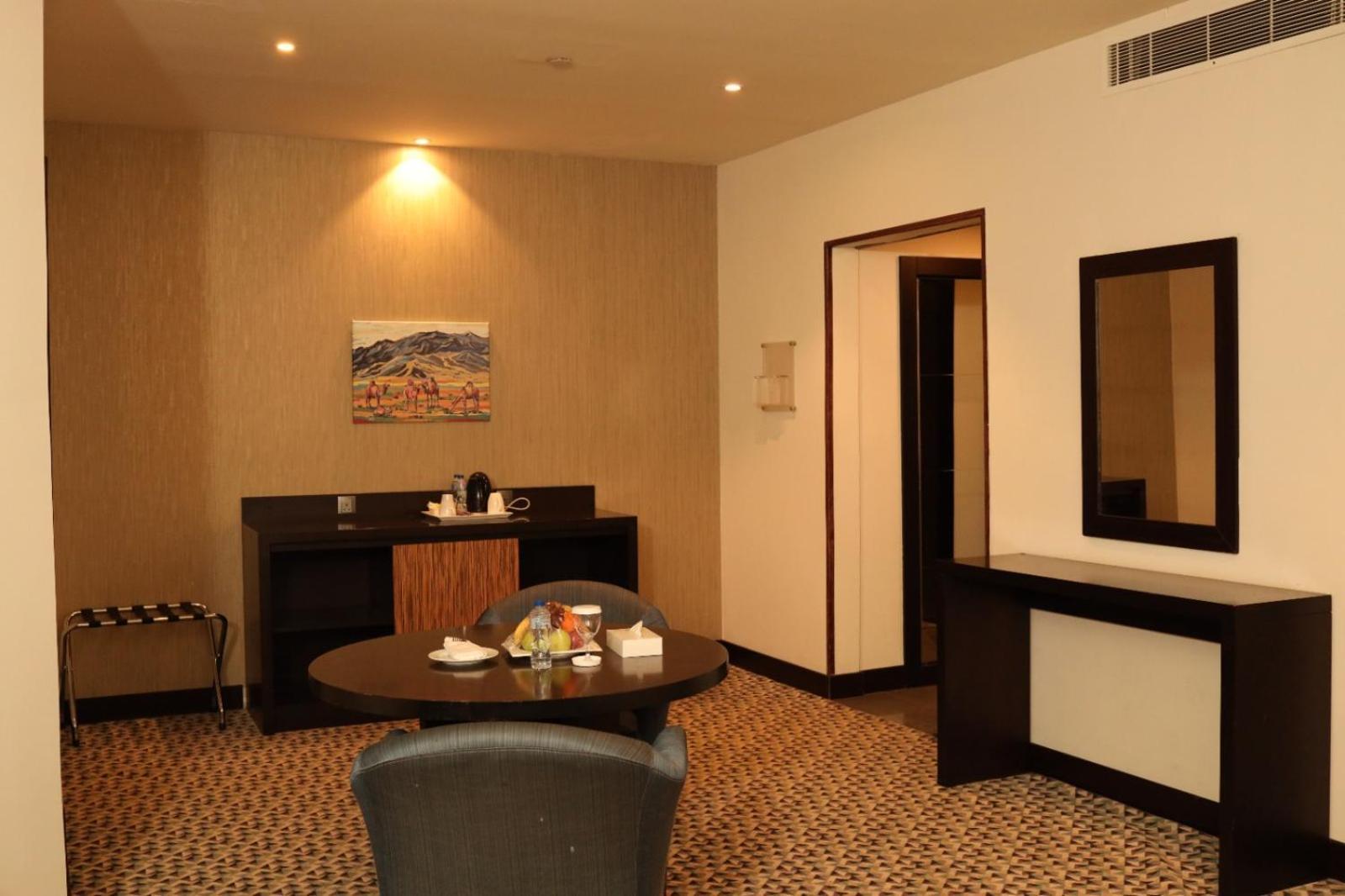 Golden Tulip Hail Экстерьер фото
