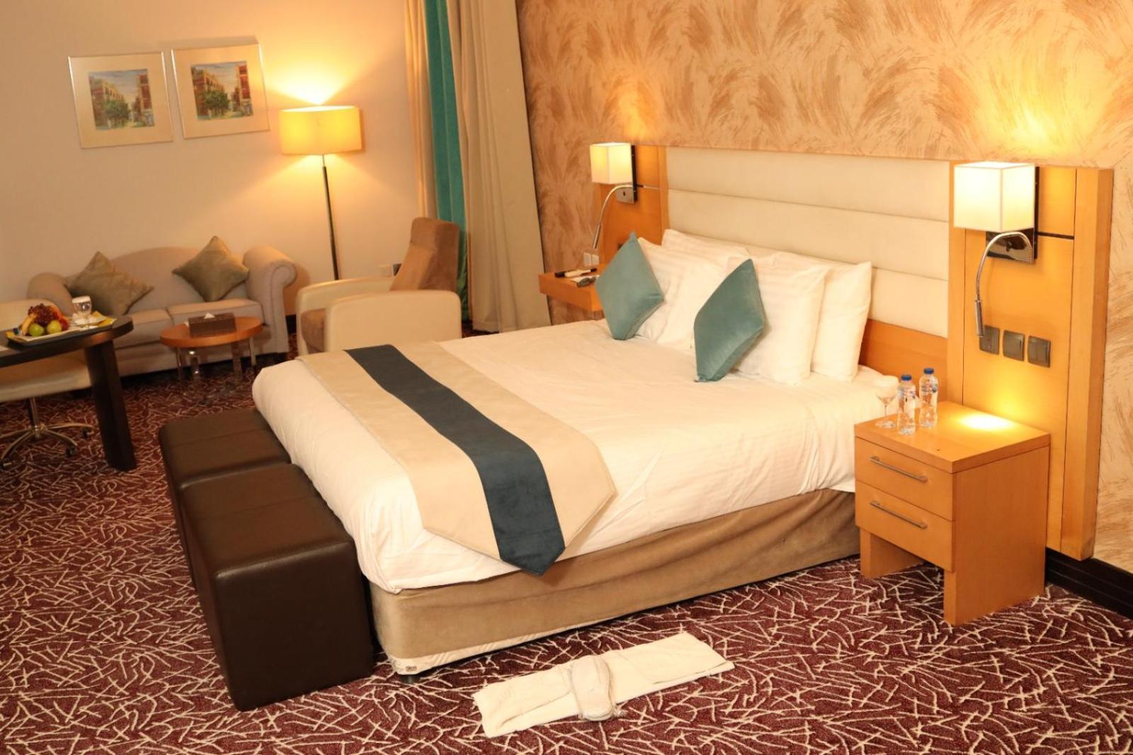 Golden Tulip Hail Экстерьер фото