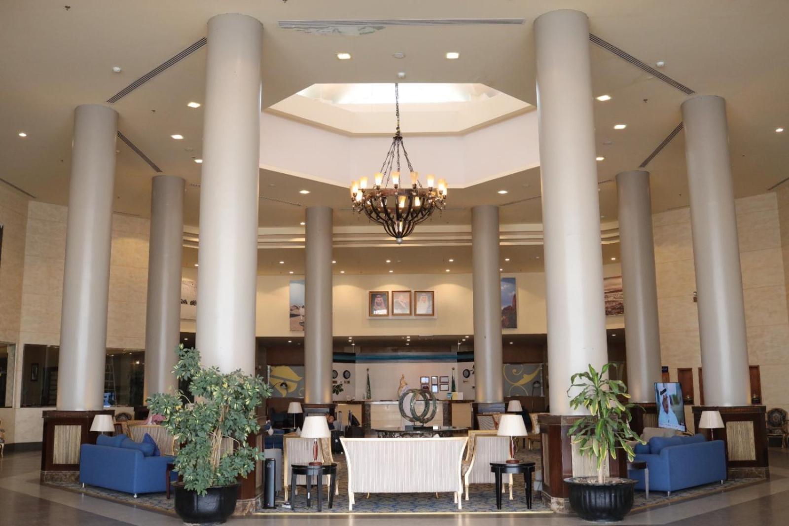 Golden Tulip Hail Экстерьер фото