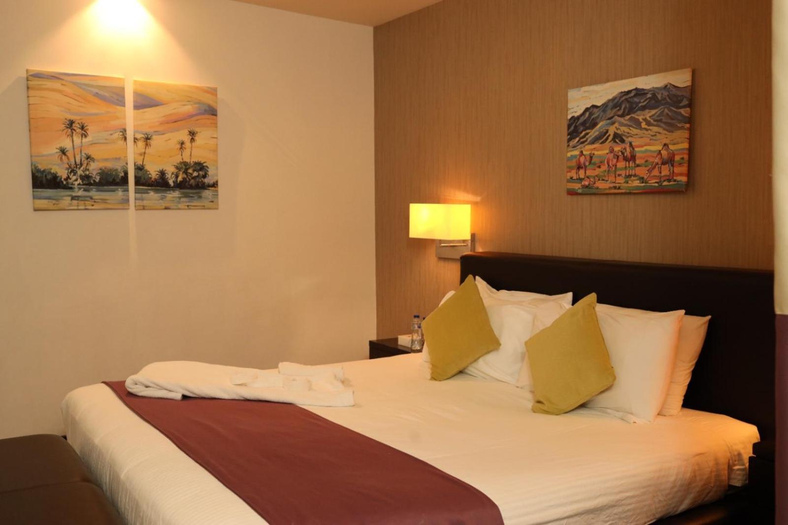 Golden Tulip Hail Экстерьер фото