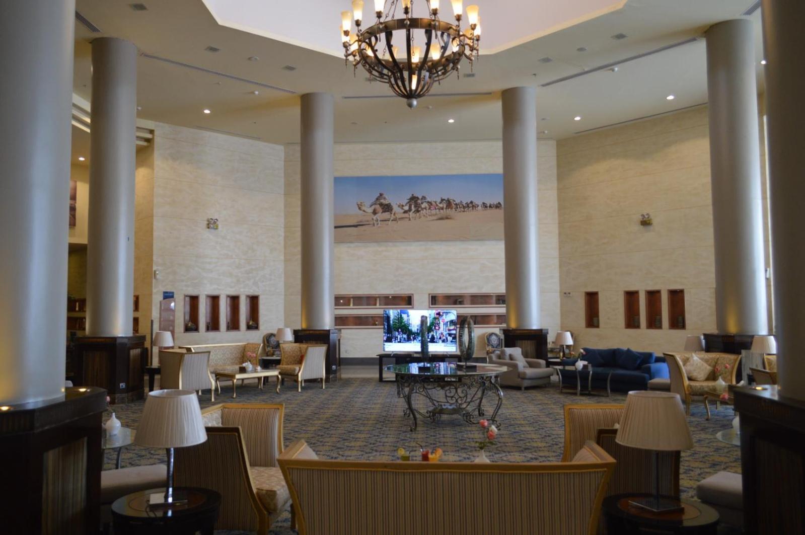 Golden Tulip Hail Экстерьер фото