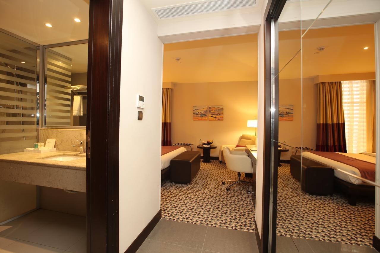 Golden Tulip Hail Экстерьер фото